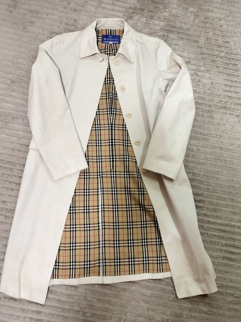 Burberry Trench Coat - Mens - Medium